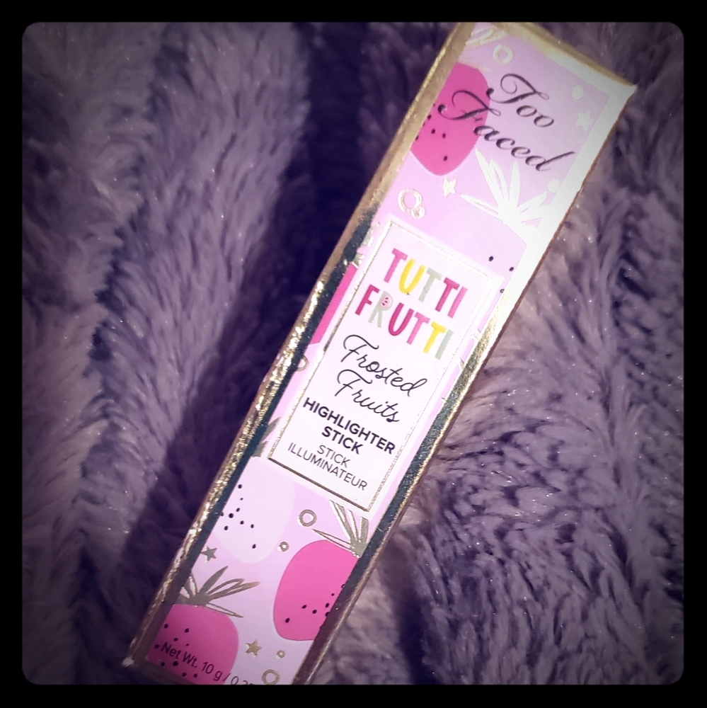 Too faced highlighter